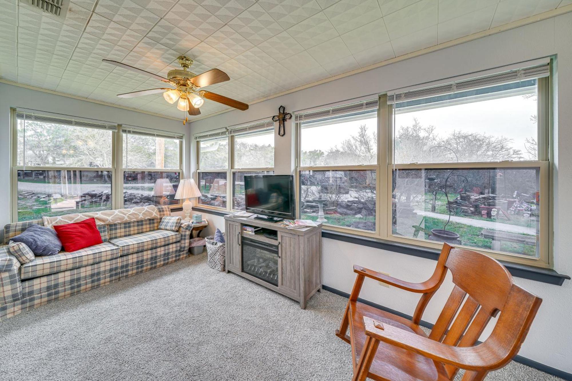 Cozy Kerrville Guest Cottage Near Guadalupe River! ภายนอก รูปภาพ
